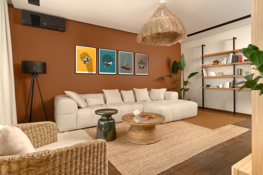 Spacious and carefully decorated living and dining area with fully equipped kitchen