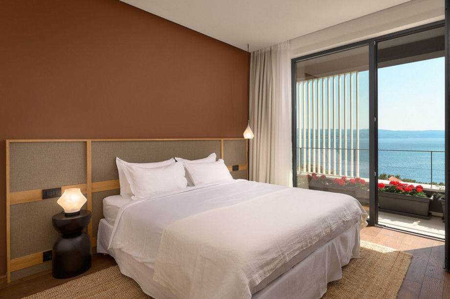 Each bedroom offers an en-suite bathroom, open sea views
