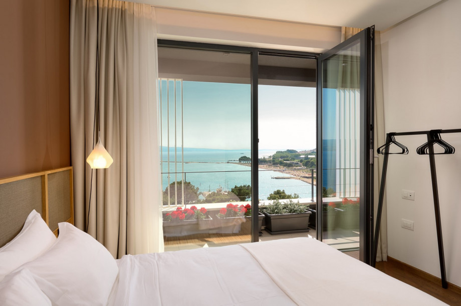 Come to villa Flora and spoil yourself during a well-deserved vacation at this amazing location