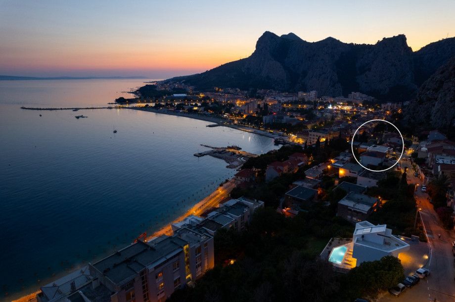 Being located near area attractions, but far enough away from tourists, this property offers just what you need, a perfect home-away-from-home