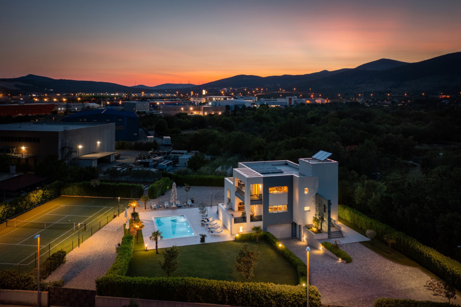Exclusive 5- star villa Marijeta with Tennis court at night