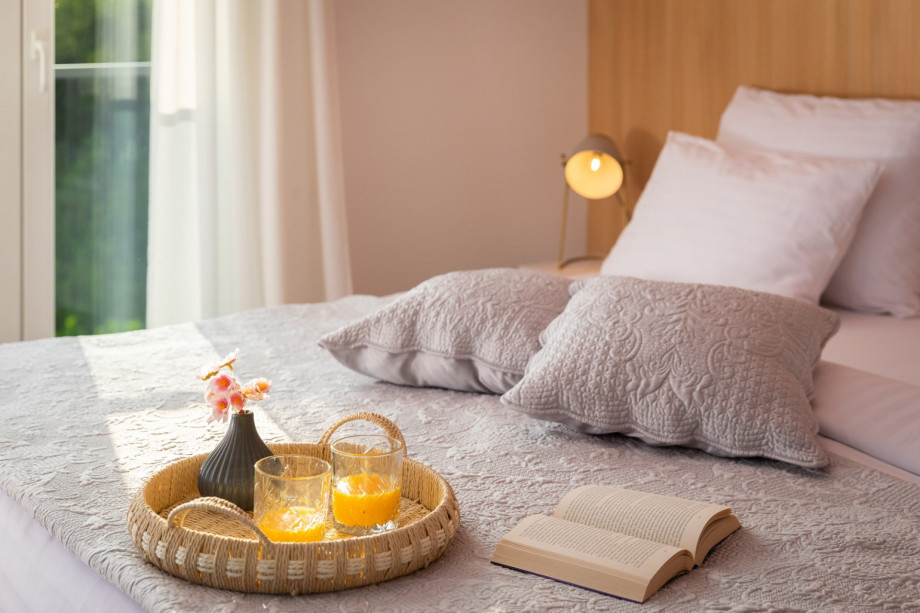 Bedroom No4 with a king-size bed (200x210 cm that can be separated for 2), a sofa bed (90x200)