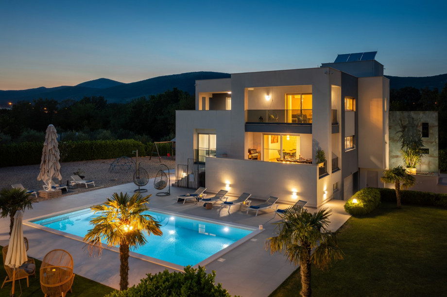 Exclusive 5- star villa Marijeta with Tennis court