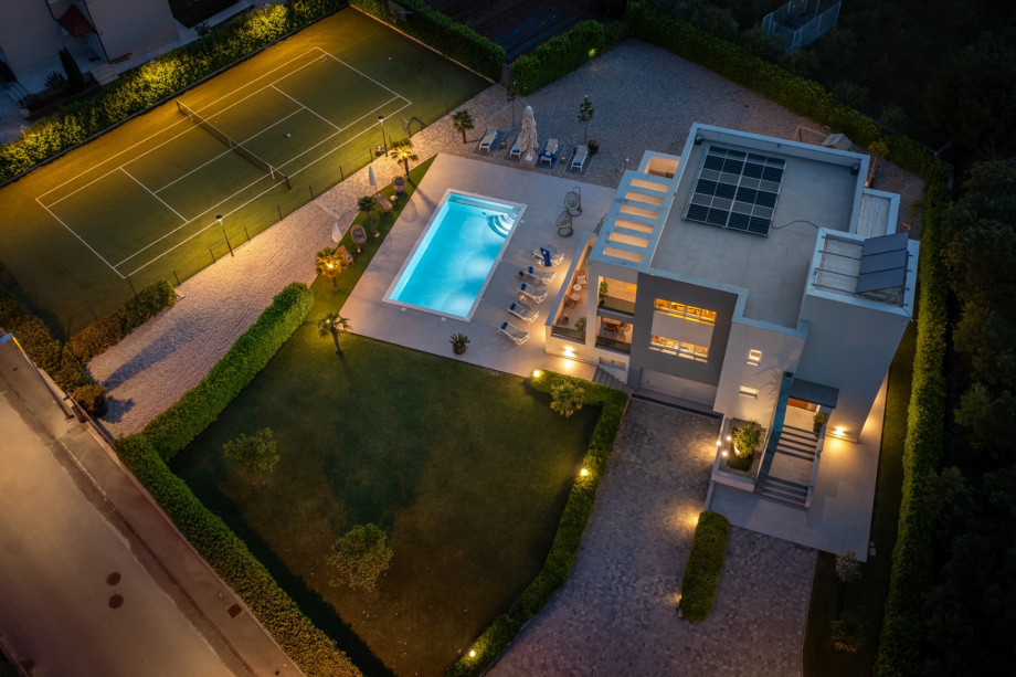 Exclusive 5- star villa Marijeta with Tennis court