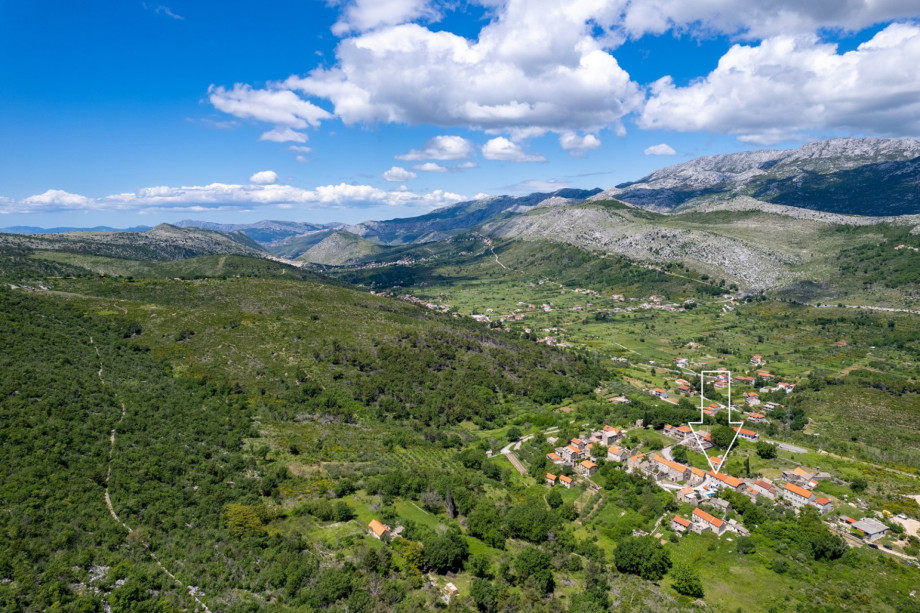 Marked position of the Villa Perina in a small place Čažin Dolac, part of the village Tugare.