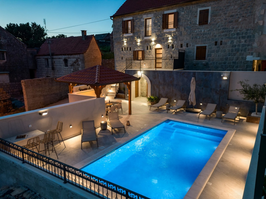 Come and enjoy this amazing Mediterranean environment.