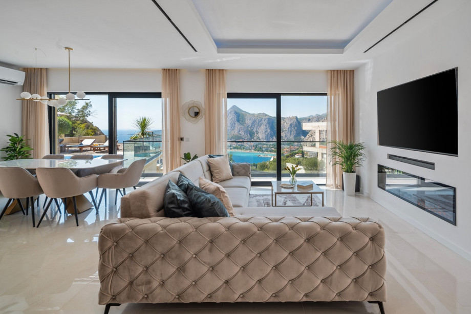 Elegant furnishings, chic décor, and well considered details provide visitors with an opulent and sophisticated stay