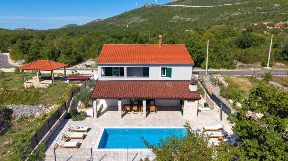 The spacious pool (9m x 4m) is perfect for cooling off or enjoying a swim any time of year, thanks to the heating system