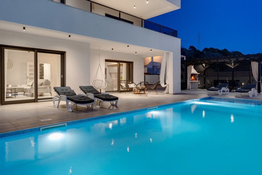 Villa Mirage with 36sqm pool.