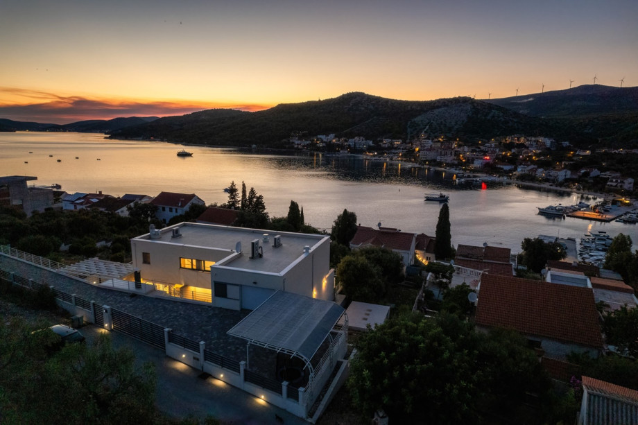 Spectacular sea and island views