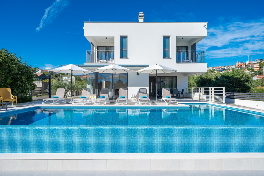 This is a beautiful holiday villa for friends and family, with a spacious outdoor area