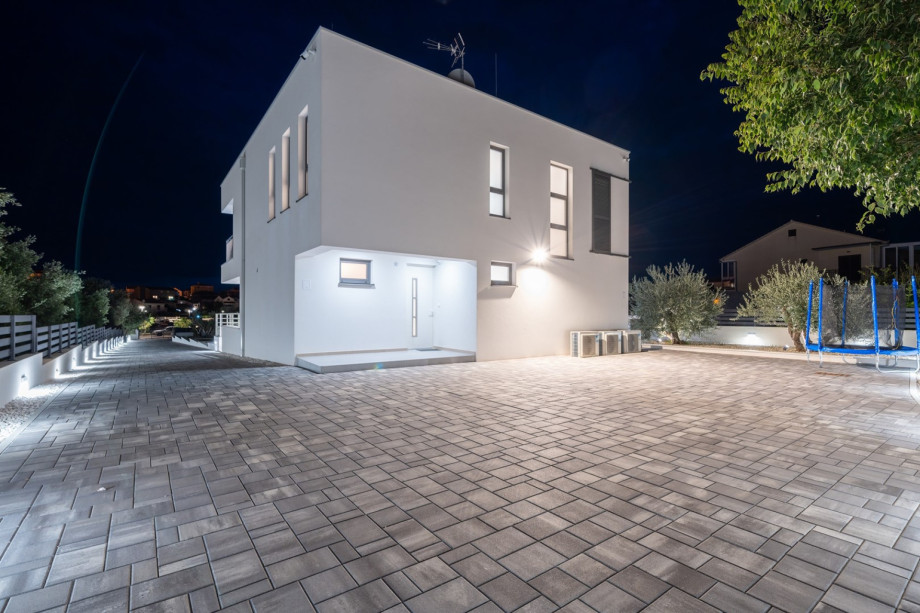 The car is recommended and there is a private parking lot for 3 cars.