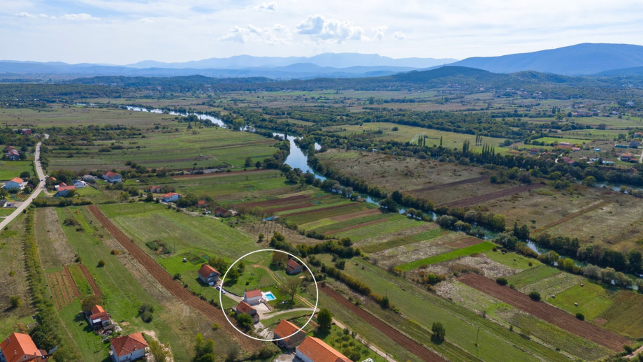 Experience the benefits of booking this exquisite property located in an unspoiled area of Bajagić village of Sinj area.