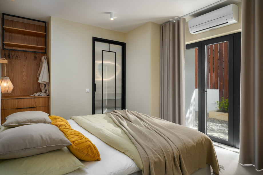 A Bedroom NO2 has a king-size bed 180x200, an en-suite bathroom with a shower