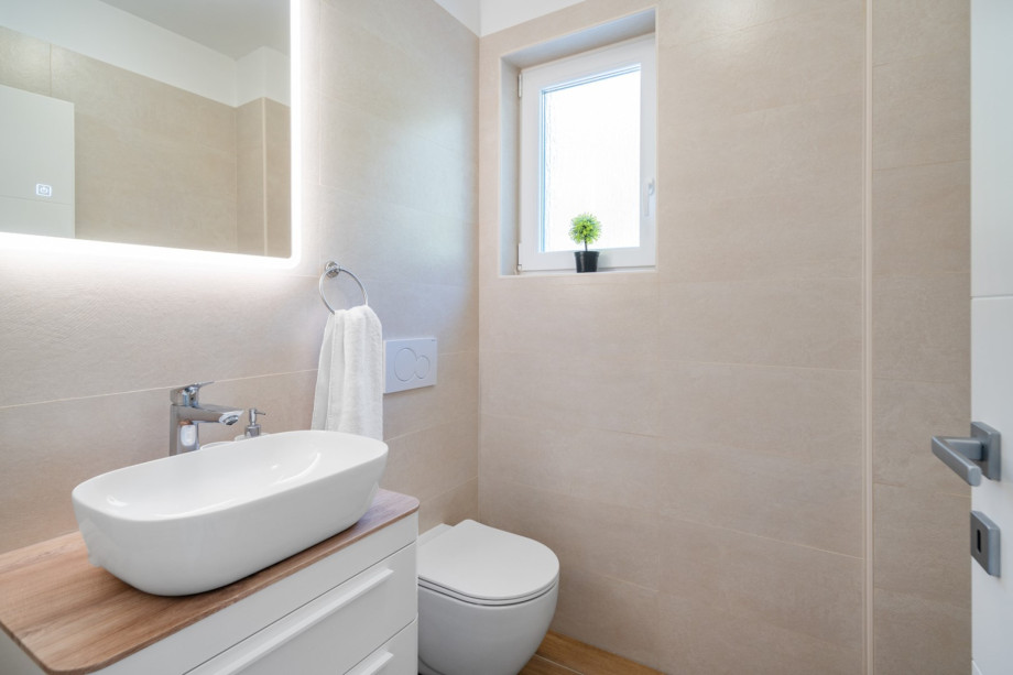 A familly toilet on the ground floor