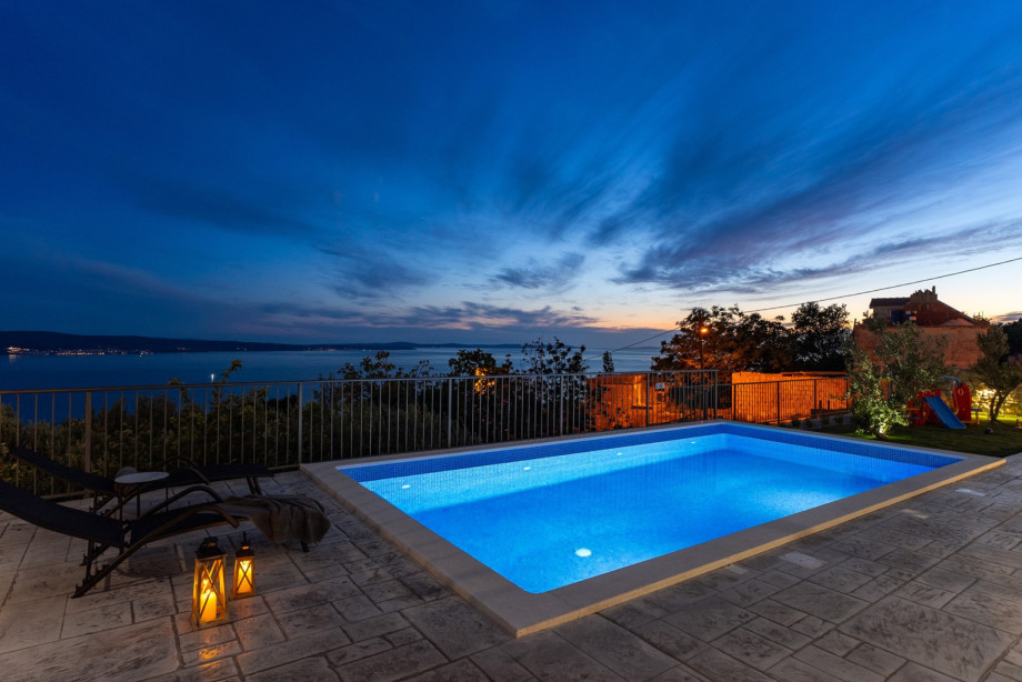 Evening by the pool with perfect sea view