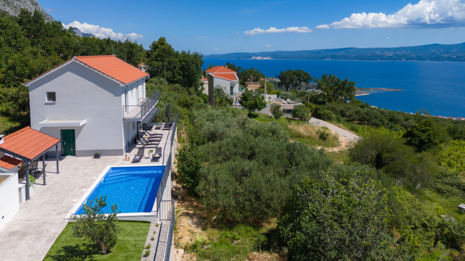 NEW Seaview Villa Roko with private pool, 3 en-suite bedrooms, Media room