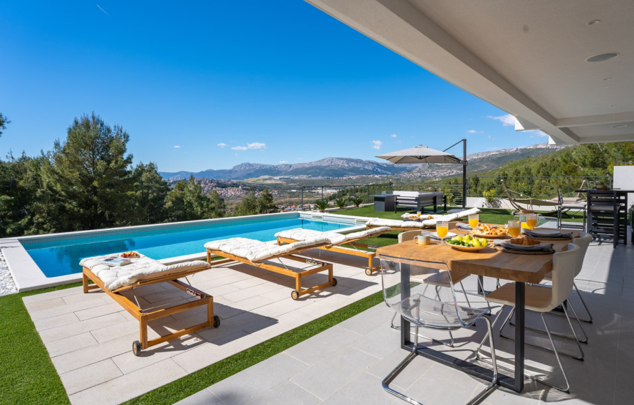 Four-bedroom villa with panoramic sea and island views from the whole property