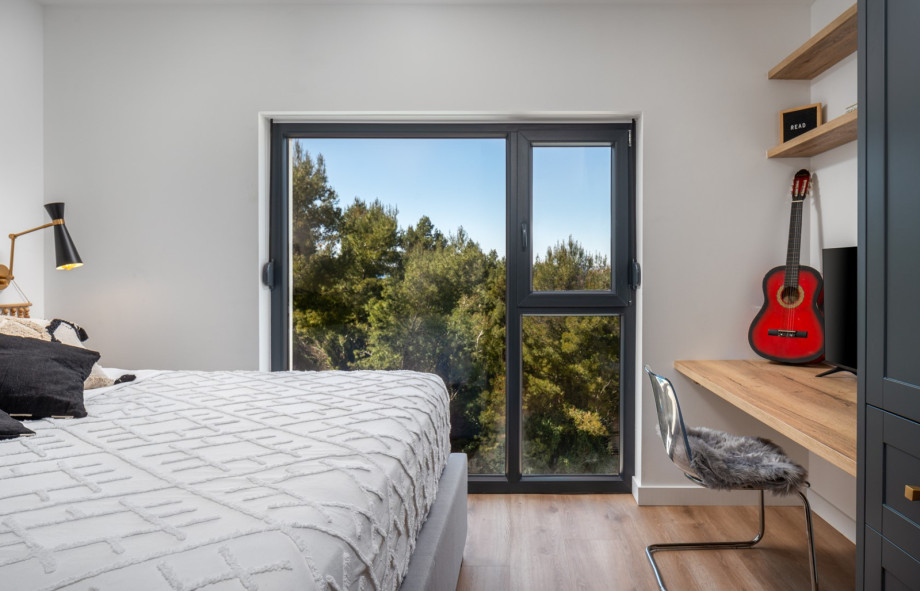 Bedroom NO1 with a super-king size 200cm x 200cm overviewing the pool