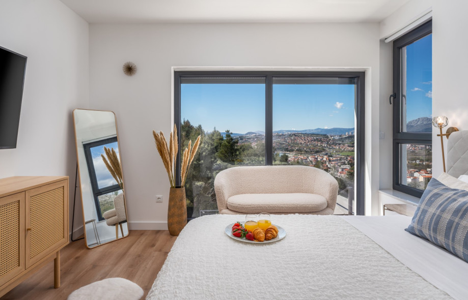 Master Bedroom NO2 with superking-size bed 200cm x 200cm