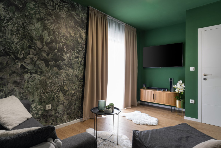 Media room with a sofa (that can convert into a sofa bed 140cm x 200cm), TV, A Play Station 5