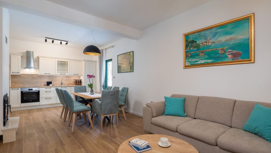 Beautifully decorated and fully equipped kitchen, dining table for 8