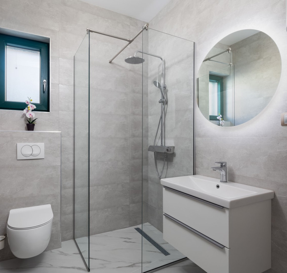 Family Bathroom NO3 with a shower, towles are provided