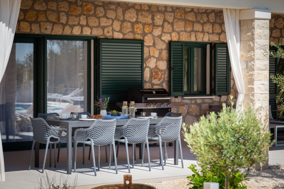 Sitting area next to the stone house