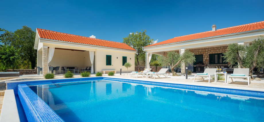 Tosic Estate offers exclusively for you 2 separate villas and comfortably accommodating 12 people