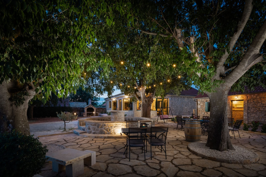 Family gathering with perfect barbecue