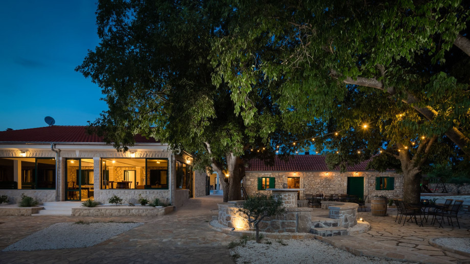 Spend the nights on the wonderful terrace of this property admiring the sky full of stars