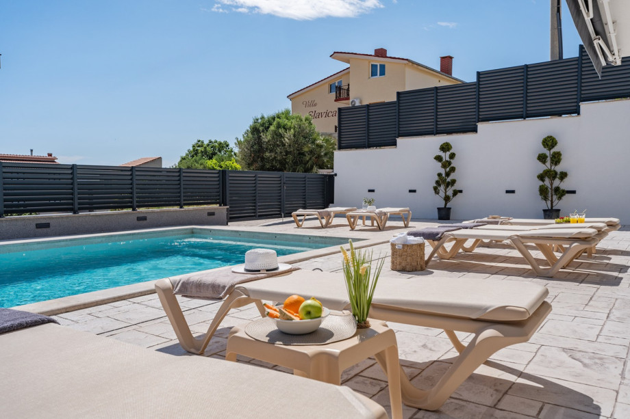 Villa MI with Billiard Room, Treadmill, 500m from the Beach