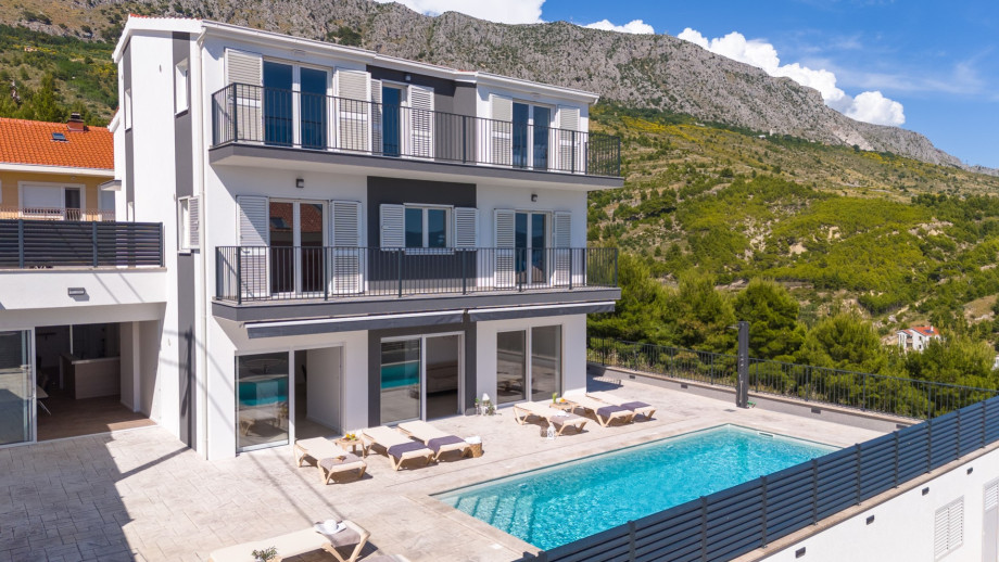 Offering an unparalleled combination of comfort, style, and entertainment across its three expansive levels