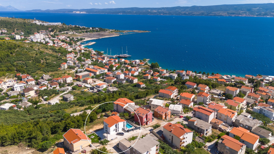 Nestled in the picturesque Mali Rat village near Omiš