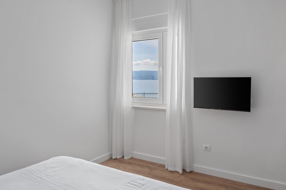 Bedroom NO3 (11sqm) with a king size bed 180cm x 200cm, a TV, A/C