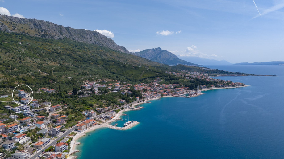 Five - bedroom villa with stunning views of the sea