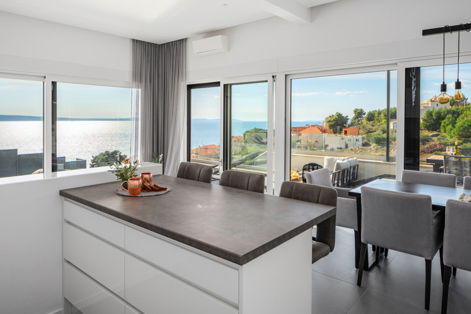 Very bright and pleasant interior with sun in every corner, furnished with style and elegance