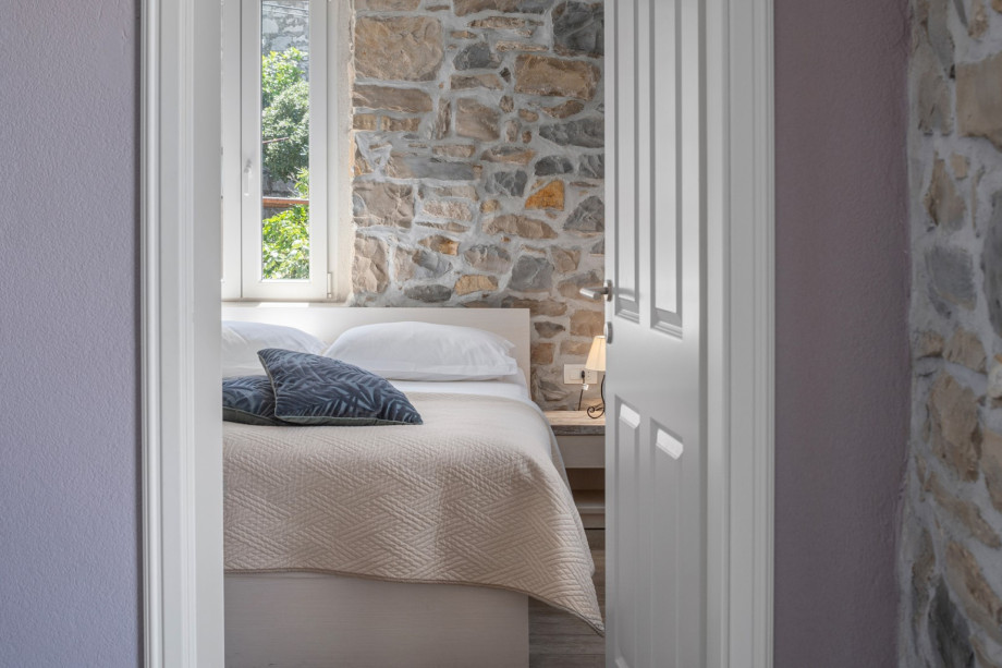 Bedroom NO1 (10m2) with a double bed 160cm x 200cm, air conditioning, TV