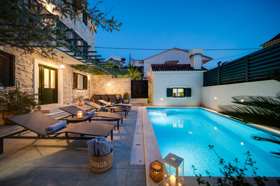 Come to the villa Filipetti and spoil yourself during a well-deserved vacation at this amazing location