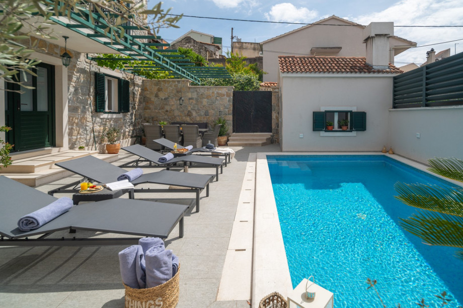 There is a secured parking place for 2 cars