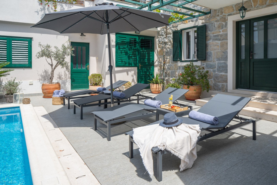 Come and taste the unspoiled and easy way of living in Dalmatia