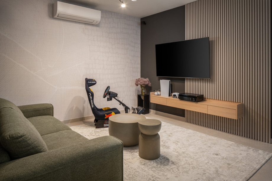 FUN ZONE with a game set and PS5