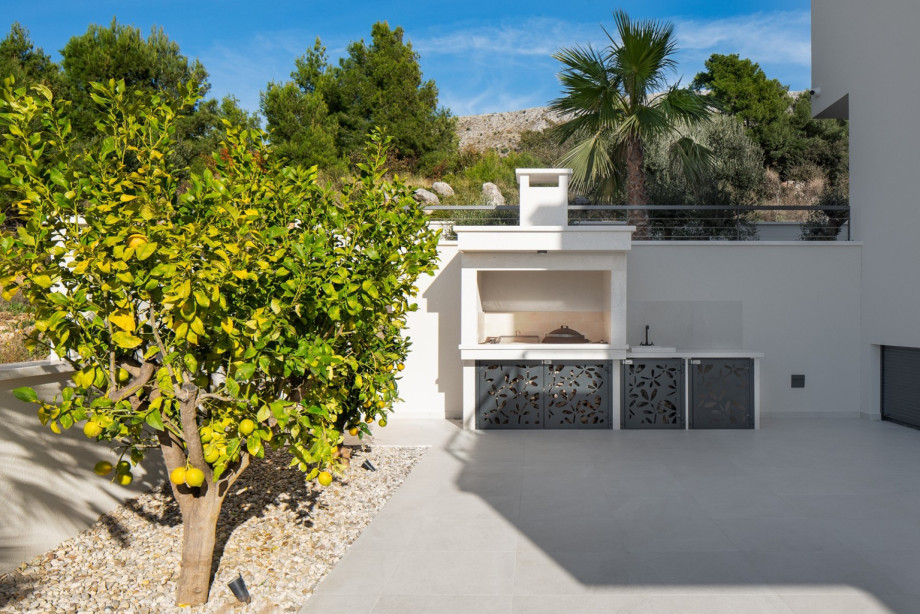 Traditional wood barbecue corner for your grill skills