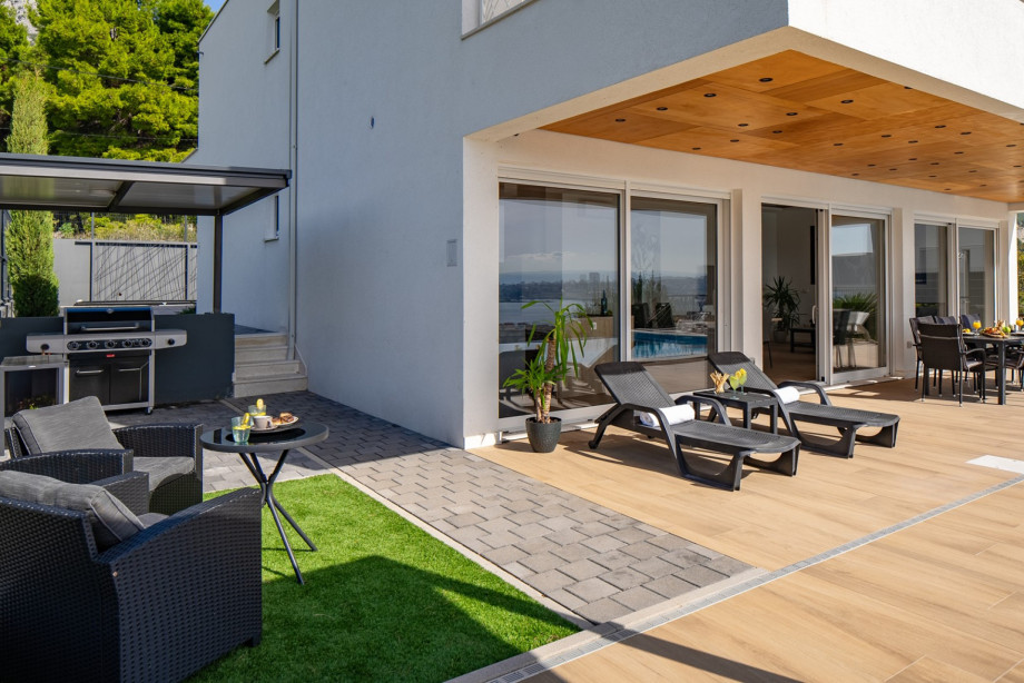 Come to villa Casa Bella and spoil yourself during a well-deserved vacation at this amazing location