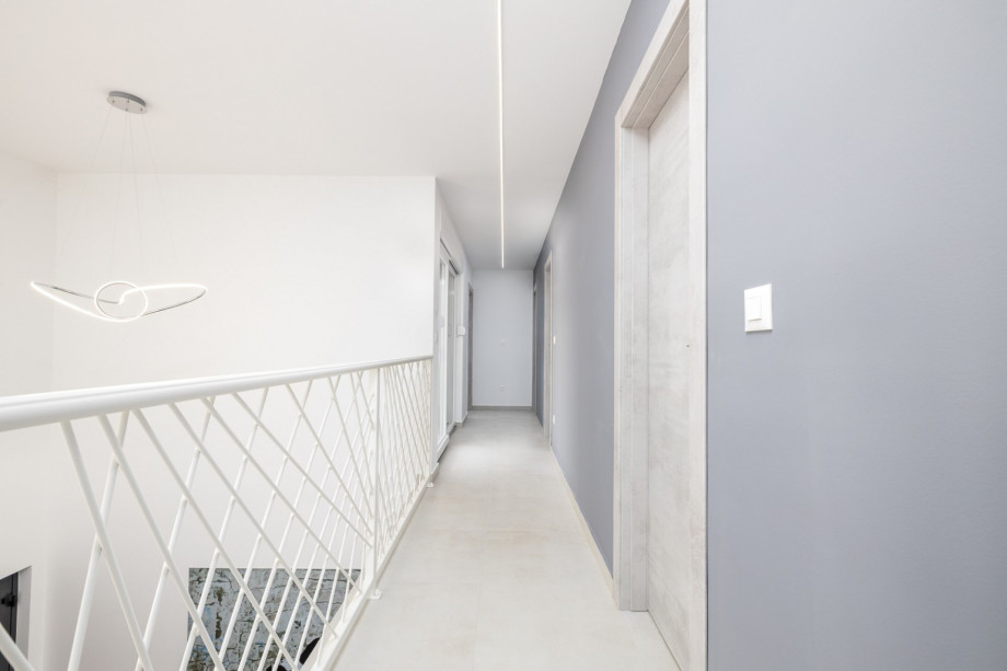 Upper floor reachable by stairs