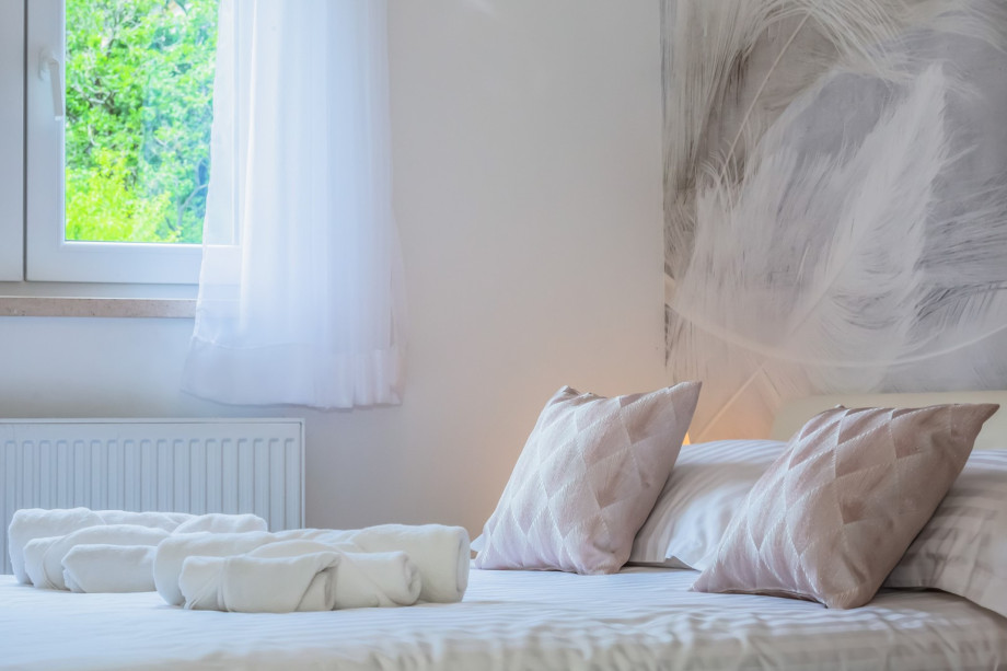 Bedroom NO4 with queen size bed