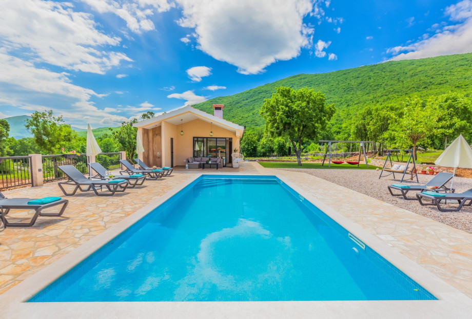 Summer kitchen with a Media room with PS4