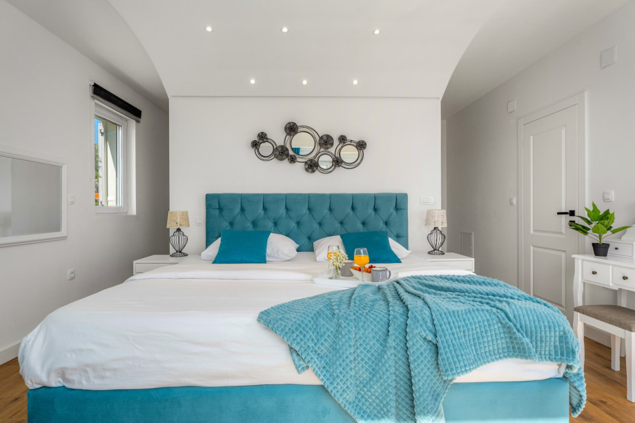 Master Bedroom No2 (26sqm) with super king size bed 200x200cm, TV, A/C