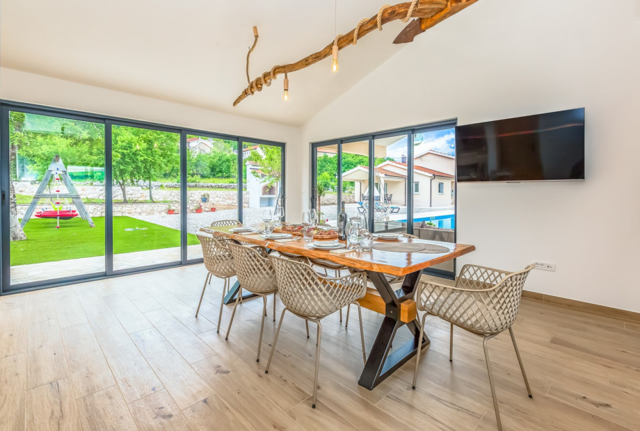 Dining table for 8 people, A/C