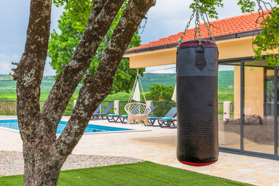 Outdoor area with some fitness equipment
